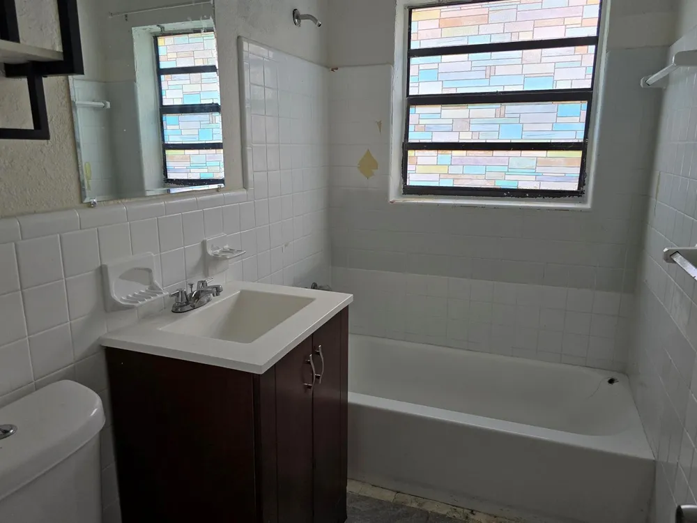 807 W LAS OLAS BOULEVARD Fort Lauderdale, FL 33312