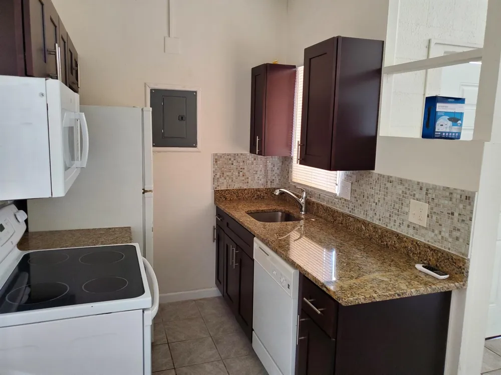 807 W LAS OLAS BOULEVARD Fort Lauderdale, FL 33312
