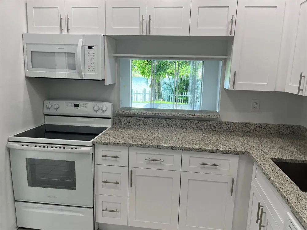 5517 SW 24TH AVENUE Dania Beach, FL 33312