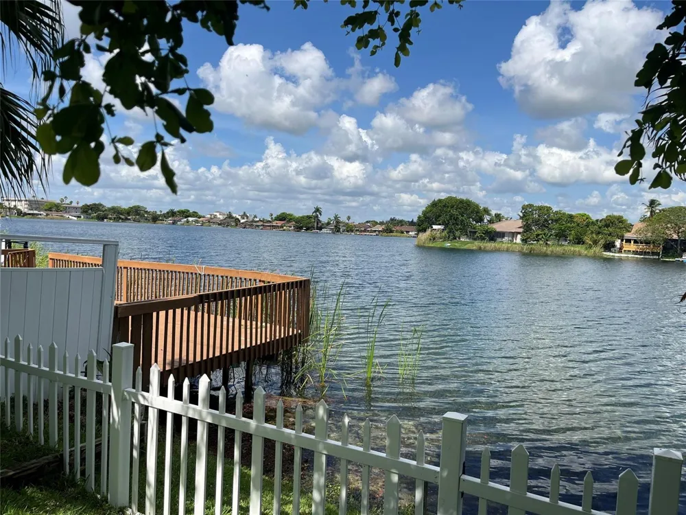 5517 SW 24TH AVENUE Dania Beach, FL 33312