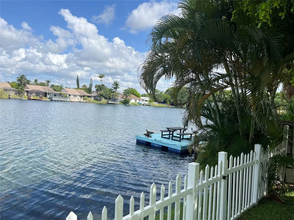 5517 SW 24TH AVENUE Dania Beach, FL 33312