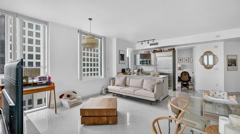 500 Brickell Ave #4102 Miami, FL 33131