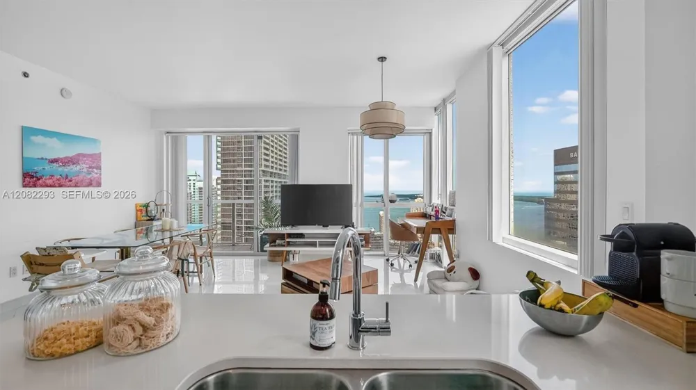 500 Brickell Ave #4102 Miami, FL 33131