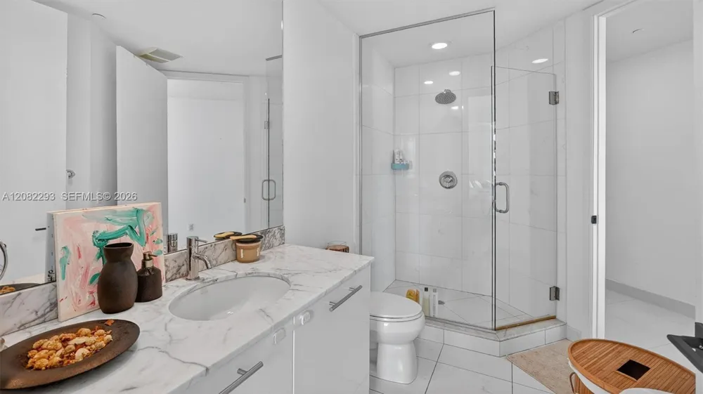 500 Brickell Ave #4102 Miami, FL 33131