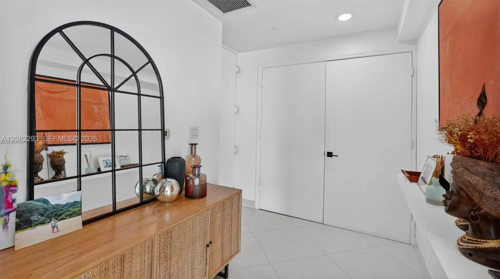 500 Brickell Ave #4102 Miami, FL 33131