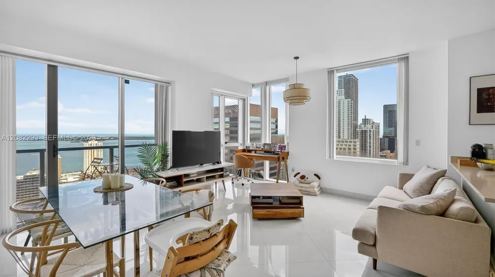 500 Brickell Ave #4102 Miami, FL 33131