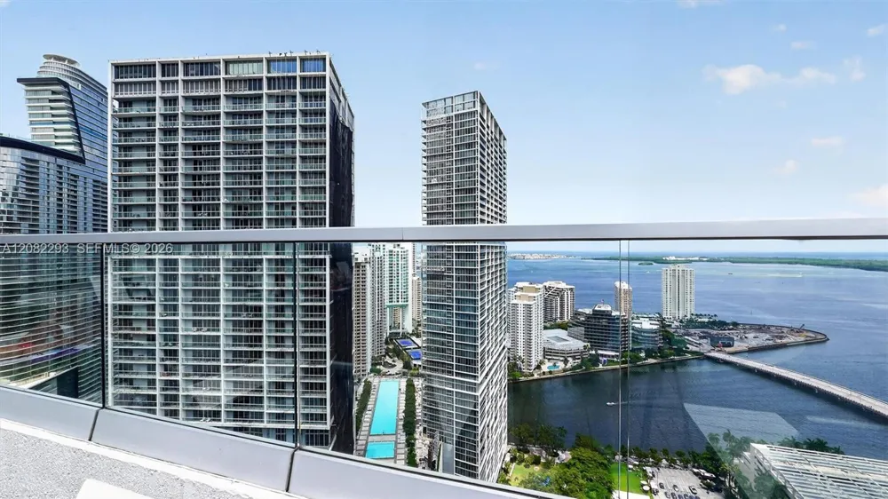 500 Brickell Ave #4102 Miami, FL 33131