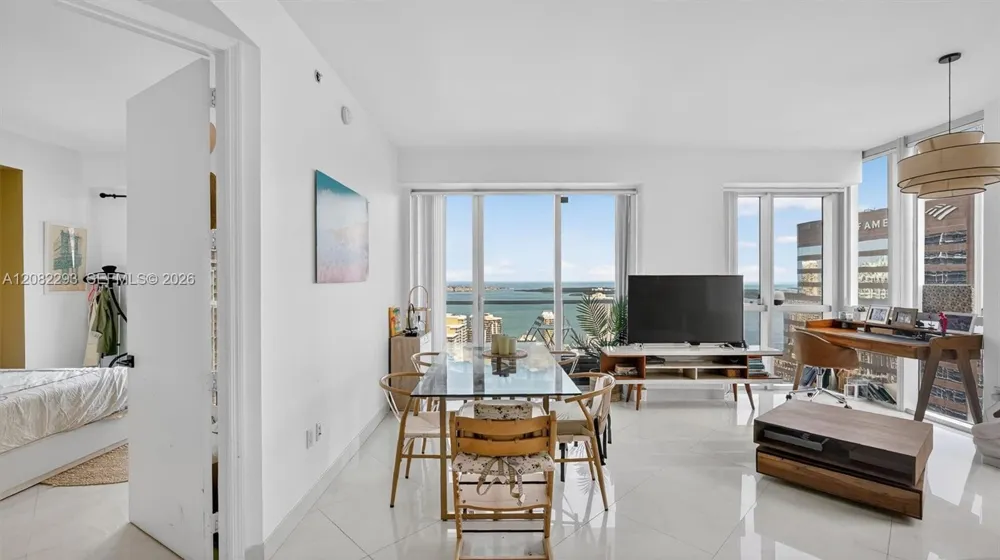 500 Brickell Ave #4102 Miami, FL 33131