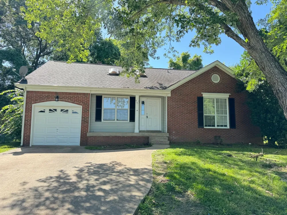 69 Grassmire Clarksville, TN 37042