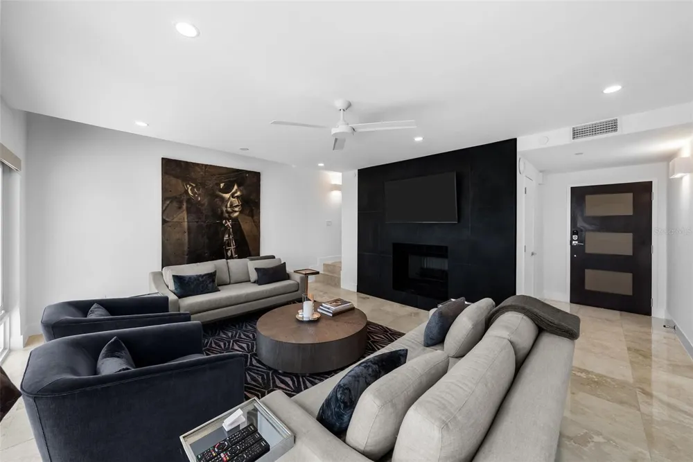 4950 BAYSHORE BOULEVARD #25D Tampa, FL 33611