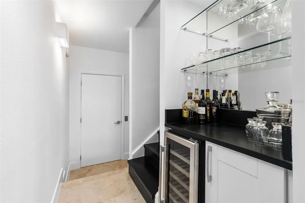 4950 BAYSHORE BOULEVARD #25D Tampa, FL 33611