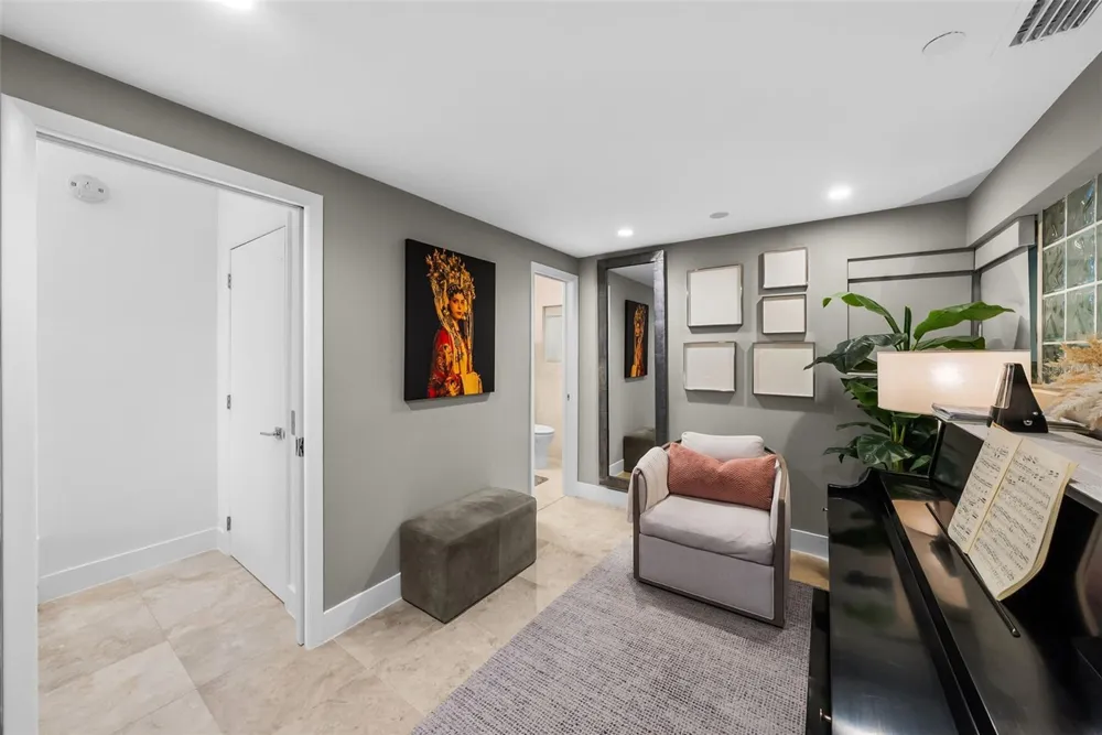 4950 BAYSHORE BOULEVARD #25D Tampa, FL 33611