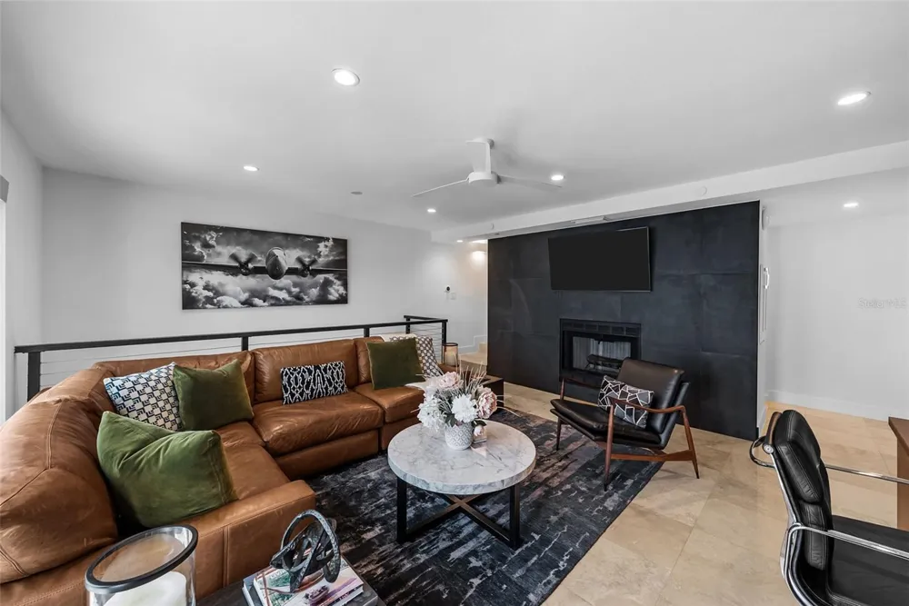 4950 BAYSHORE BOULEVARD #25D Tampa, FL 33611