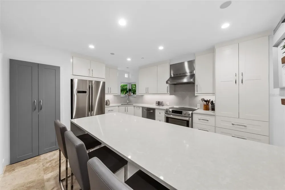 4950 BAYSHORE BOULEVARD #25D Tampa, FL 33611