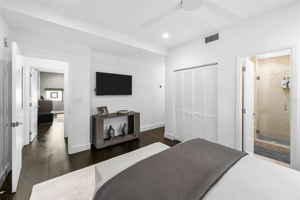 4950 BAYSHORE BOULEVARD #25D Tampa, FL 33611