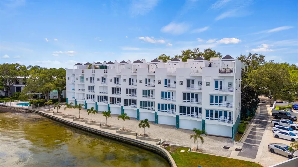 4950 BAYSHORE BOULEVARD #25D Tampa, FL 33611