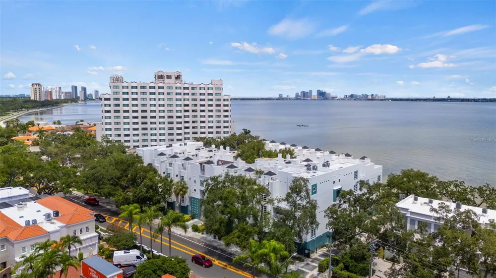 4950 BAYSHORE BOULEVARD #25D Tampa, FL 33611