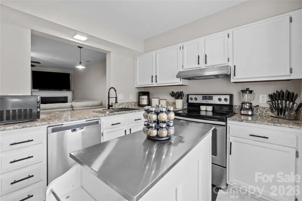 8407 Rust Wood Place Charlotte, NC 28227