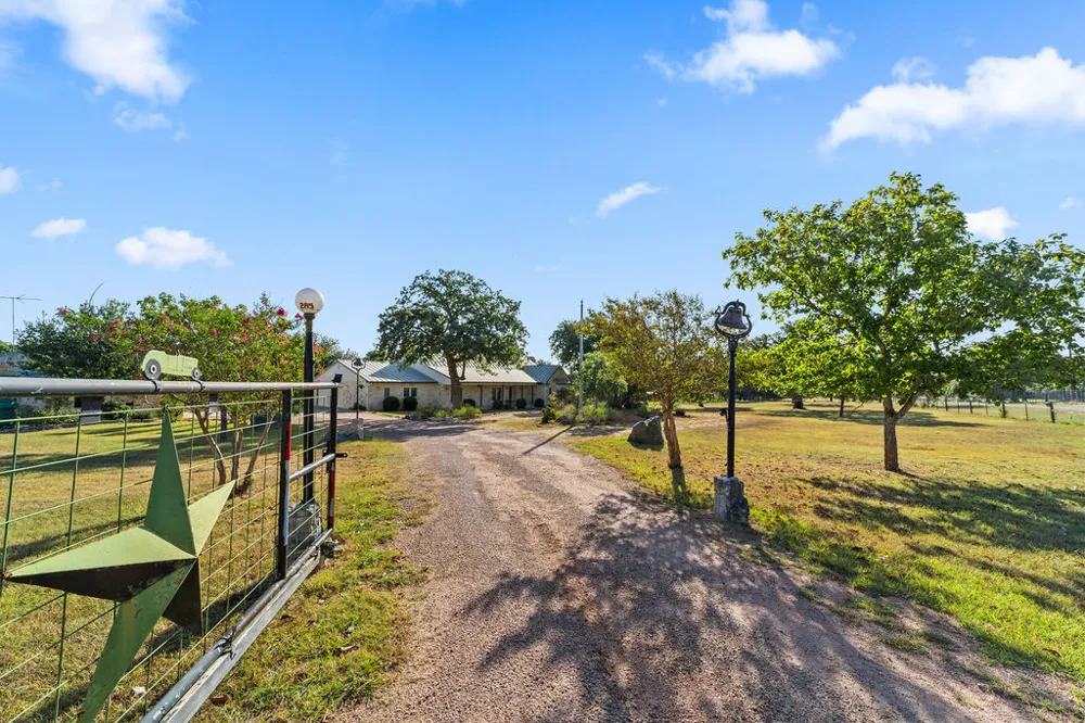 285 Triple Creek Road Fredericksburg, TX 78624