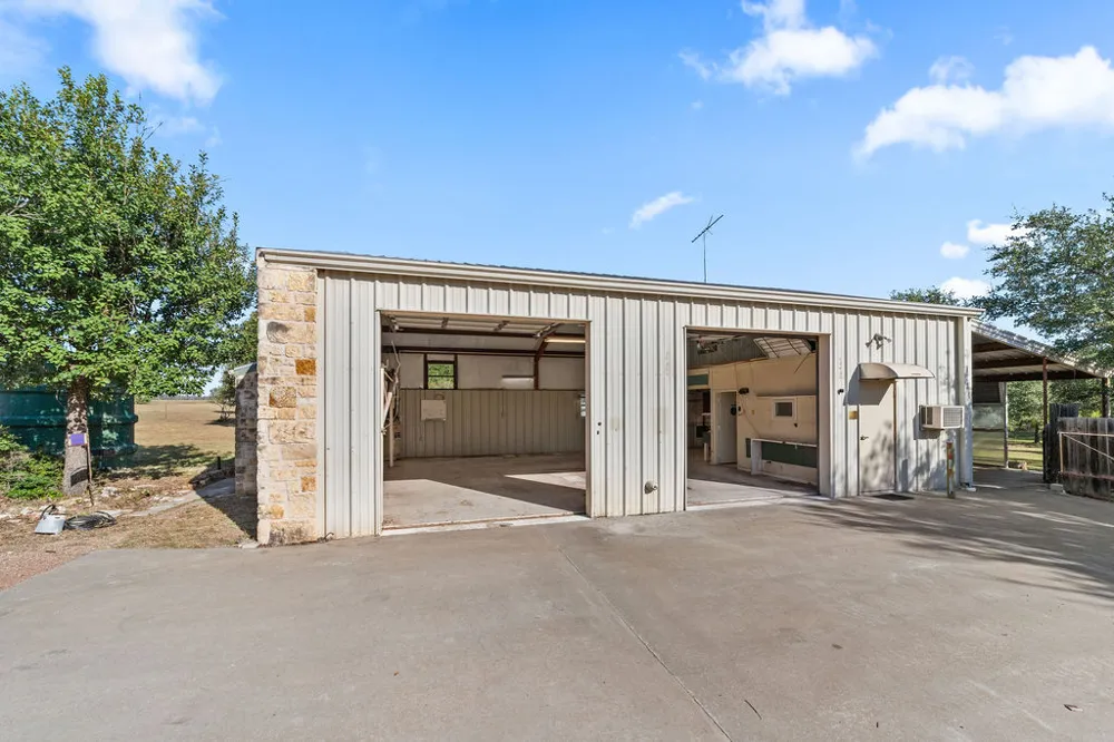 285 Triple Creek Road Fredericksburg, TX 78624