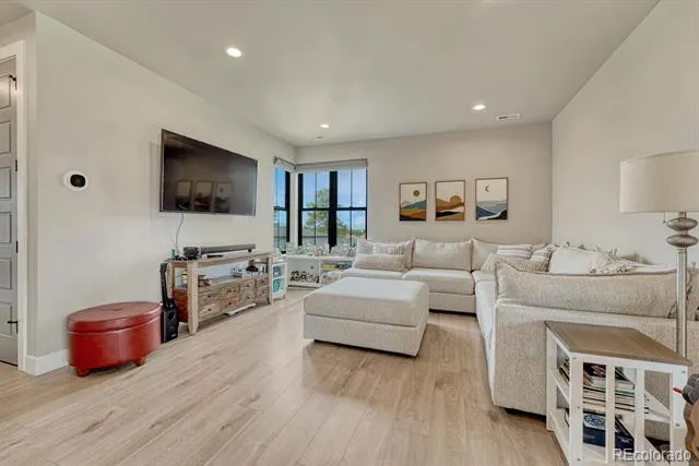7961 S Langdale Way Aurora, CO 80016