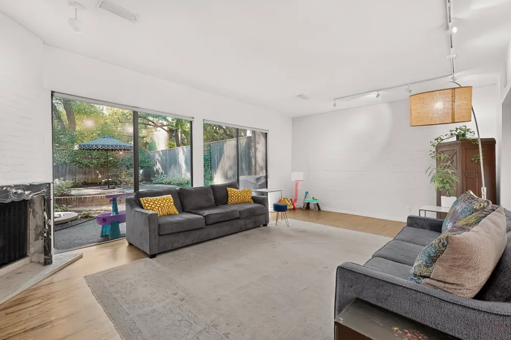 4023 Travis Street Dallas, TX 75204