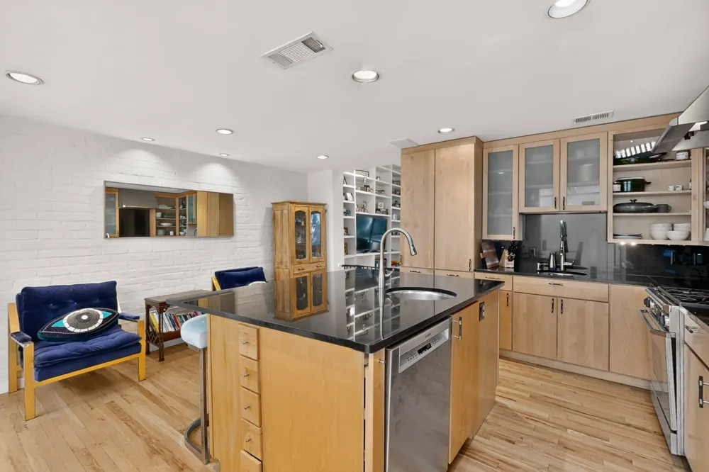 4023 Travis Street Dallas, TX 75204