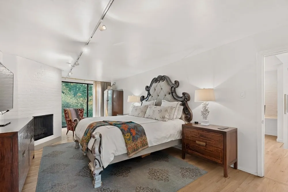 4023 Travis Street Dallas, TX 75204