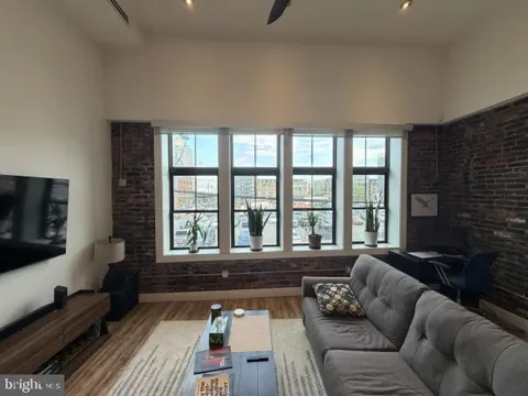 620 FRONT STREET #2F