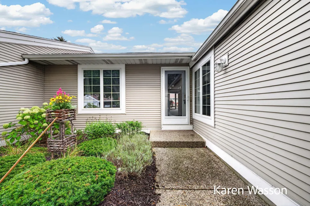 259 Appletree Lane Holland, MI 49423