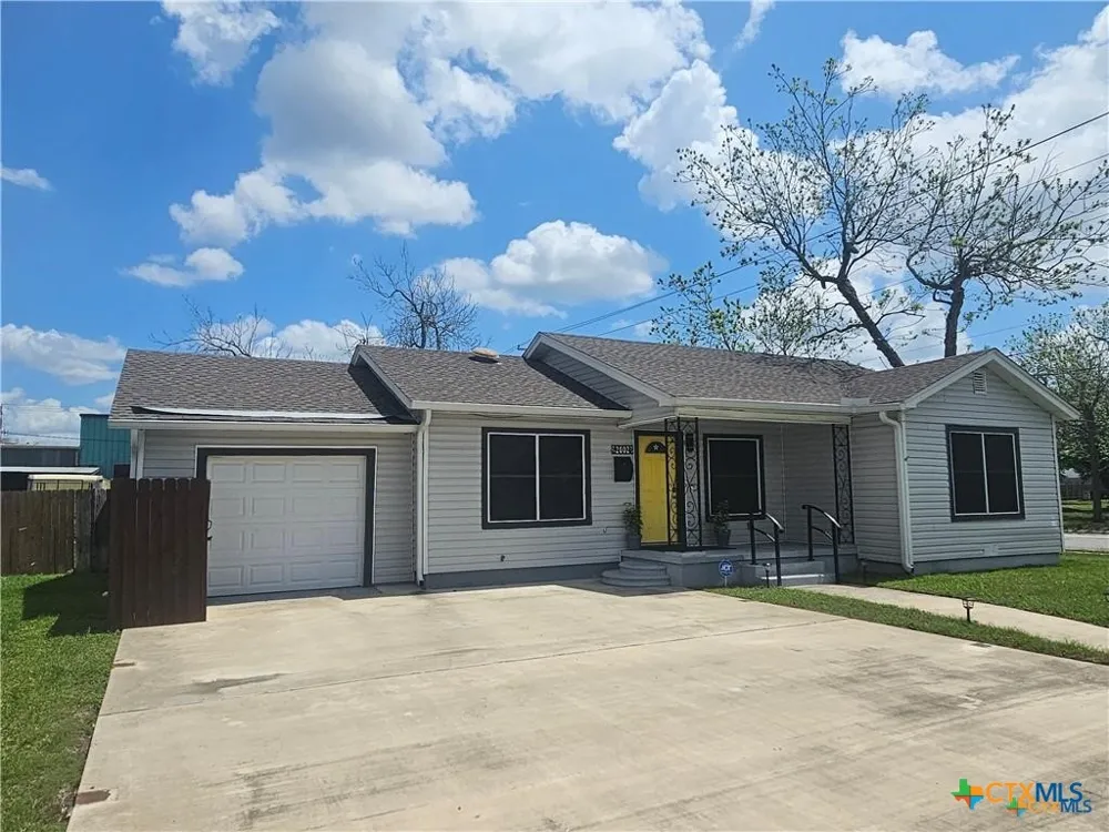 2002 Wheeler Street Victoria, TX 77901