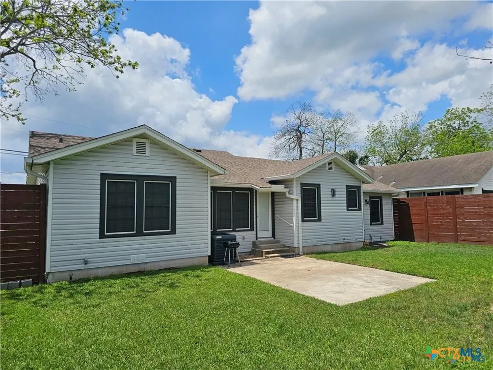 2002 Wheeler Street Victoria, TX 77901