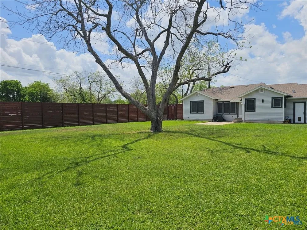 2002 Wheeler Street Victoria, TX 77901