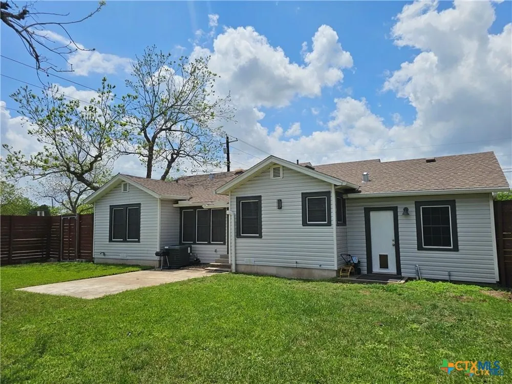 2002 Wheeler Street Victoria, TX 77901