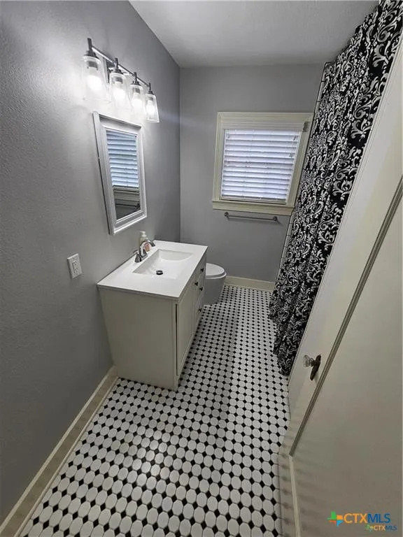 2002 Wheeler Street Victoria, TX 77901