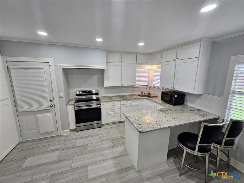 2002 Wheeler Street Victoria, TX 77901