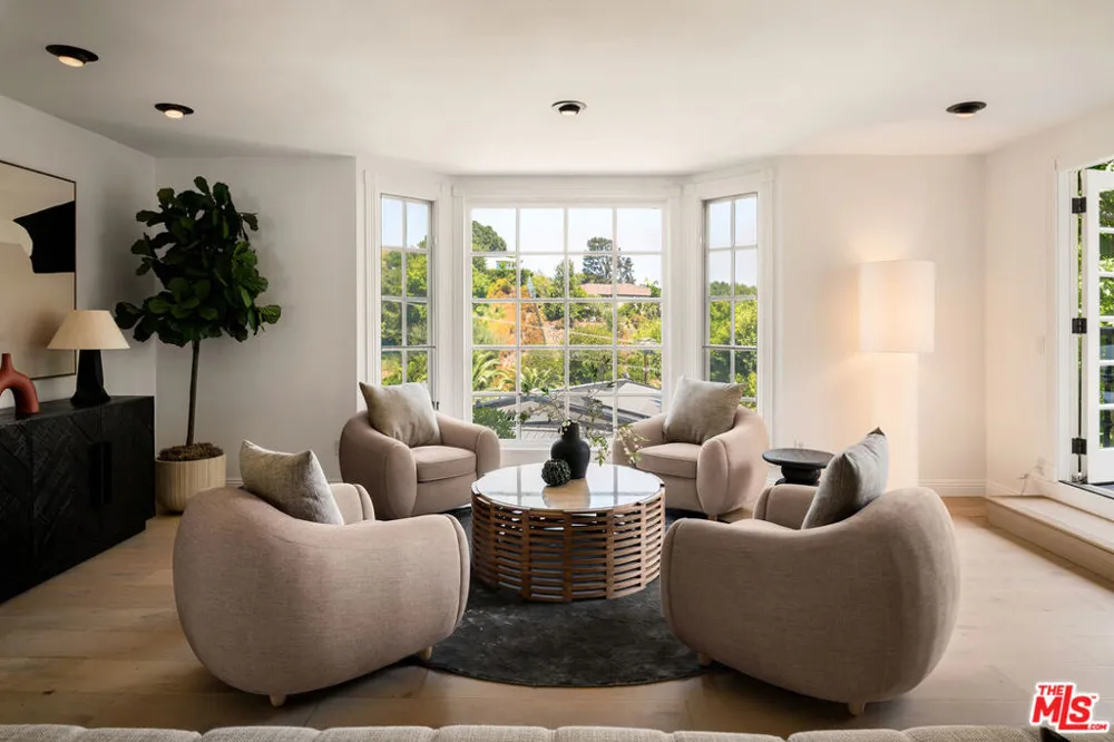 9315 Beverly Crest Drive Los Angeles, CA 90210