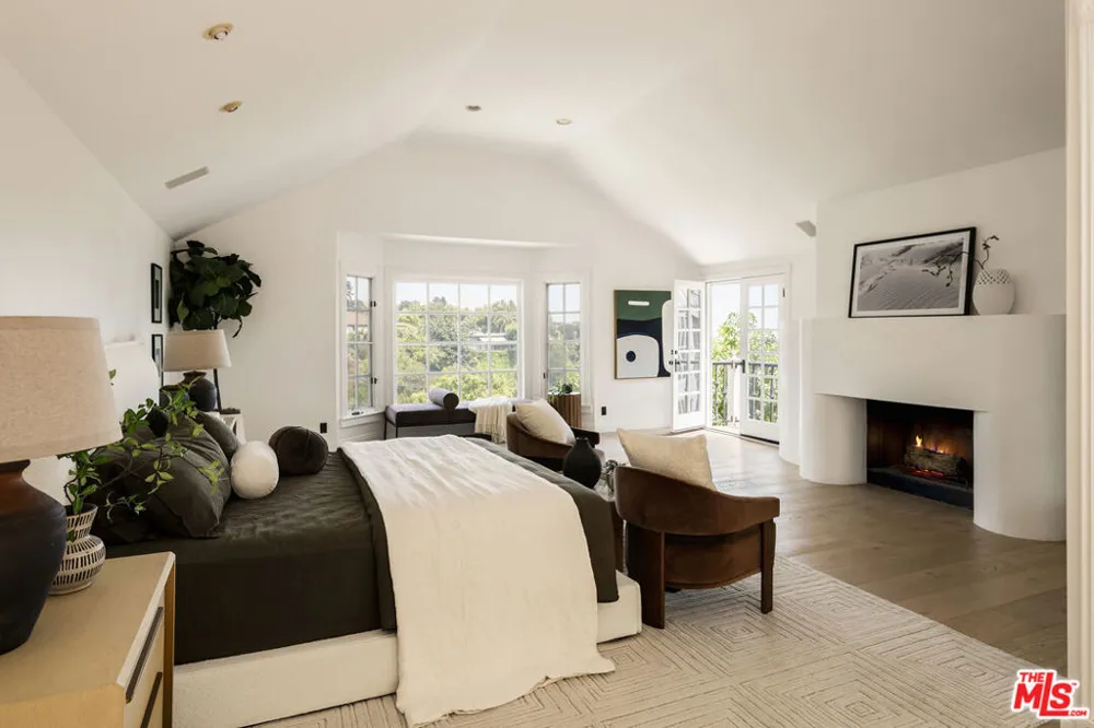 9315 Beverly Crest Drive Los Angeles, CA 90210