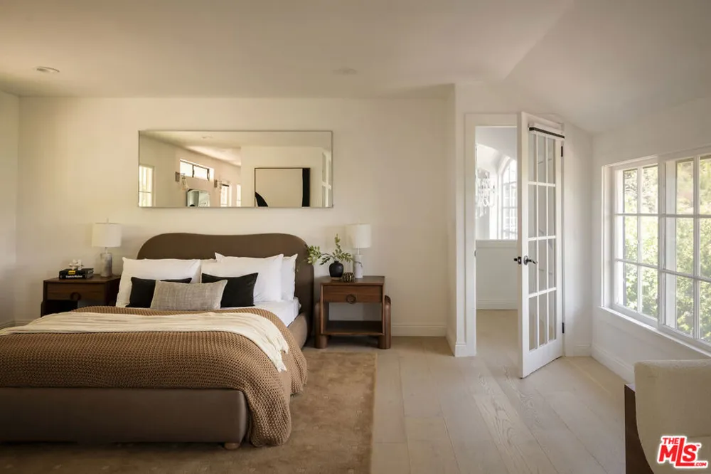 9315 Beverly Crest Drive Los Angeles, CA 90210