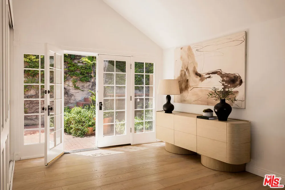 9315 Beverly Crest Drive Los Angeles, CA 90210