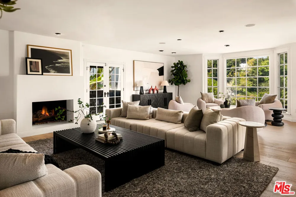 9315 Beverly Crest Drive Los Angeles, CA 90210