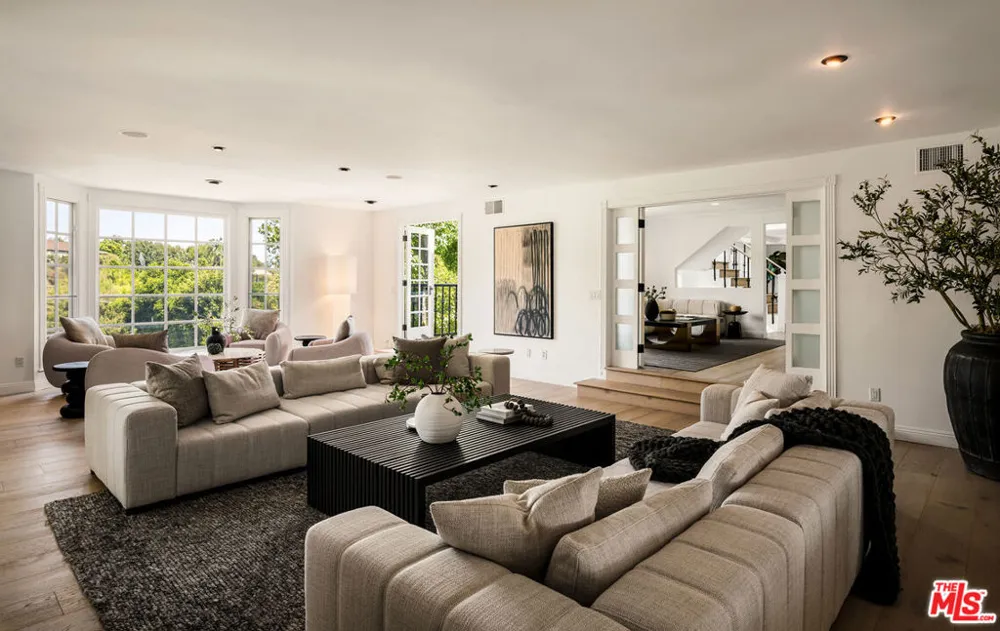 9315 Beverly Crest Drive Los Angeles, CA 90210