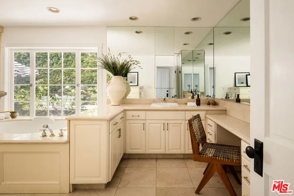 9315 Beverly Crest Drive Los Angeles, CA 90210