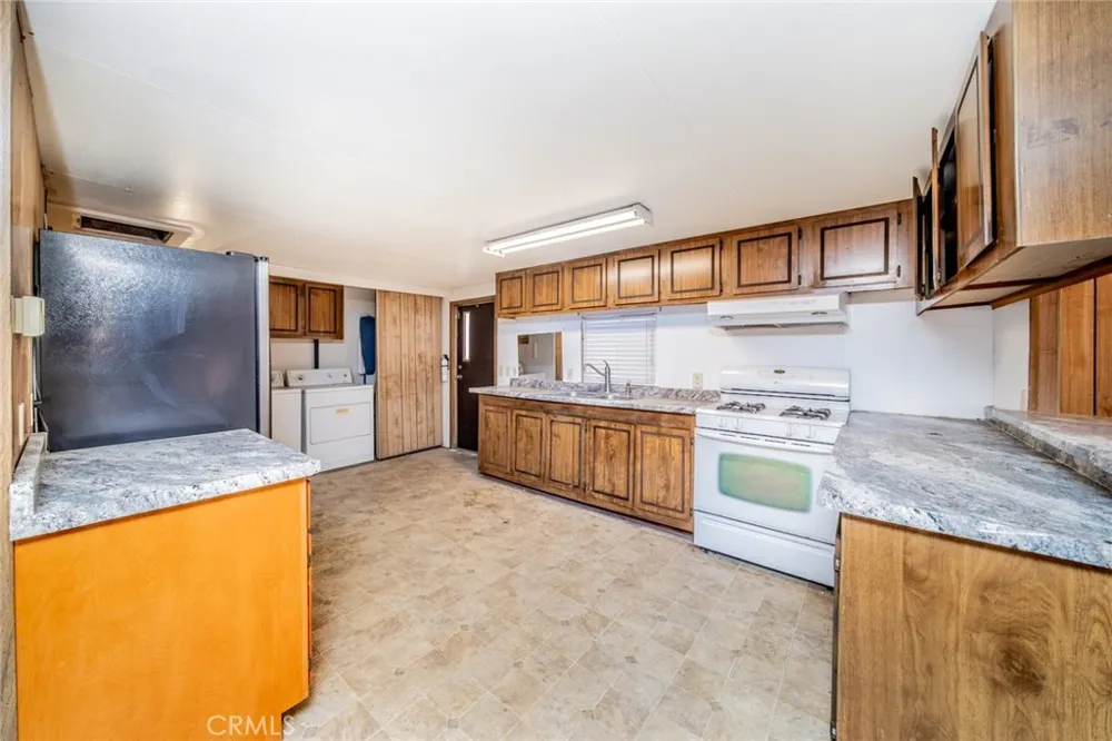 10200 Johnson #36 Phelan, CA 92371