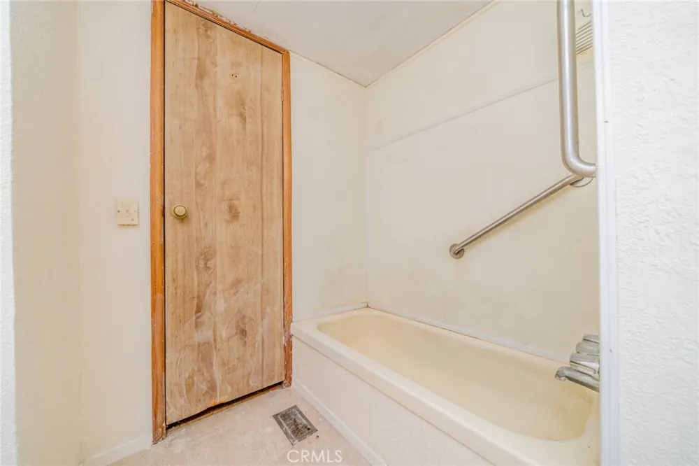 10200 Johnson #36 Phelan, CA 92371