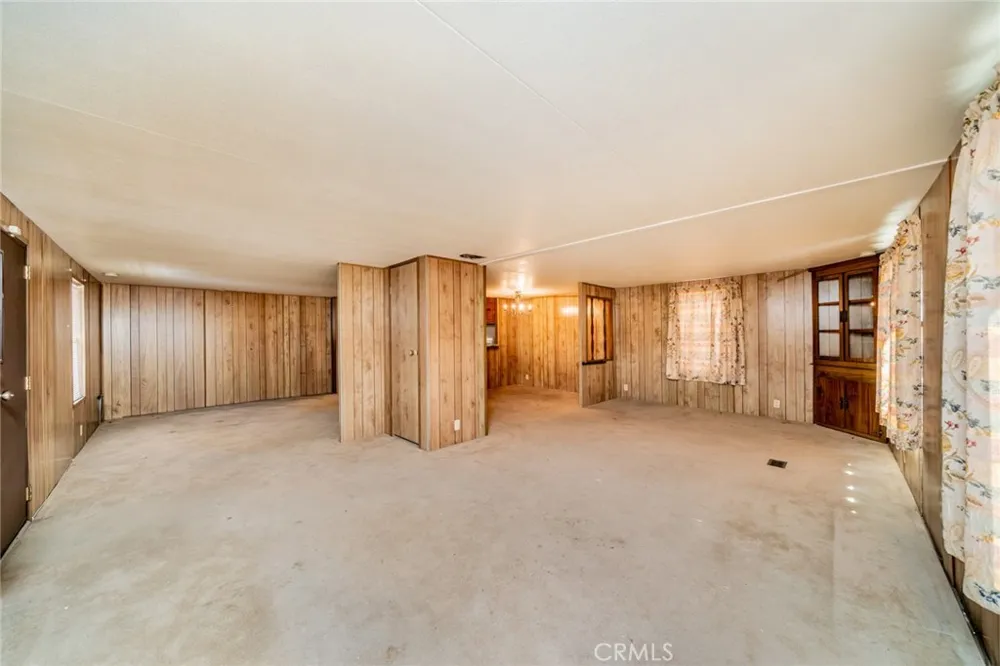 10200 Johnson #36 Phelan, CA 92371