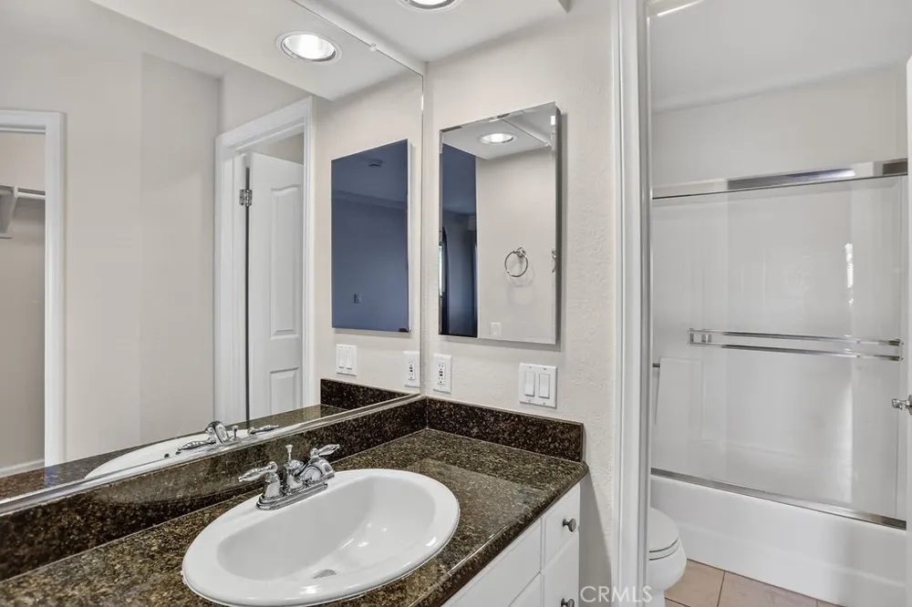25661 Indian Hill #F Laguna Hills, CA 92653