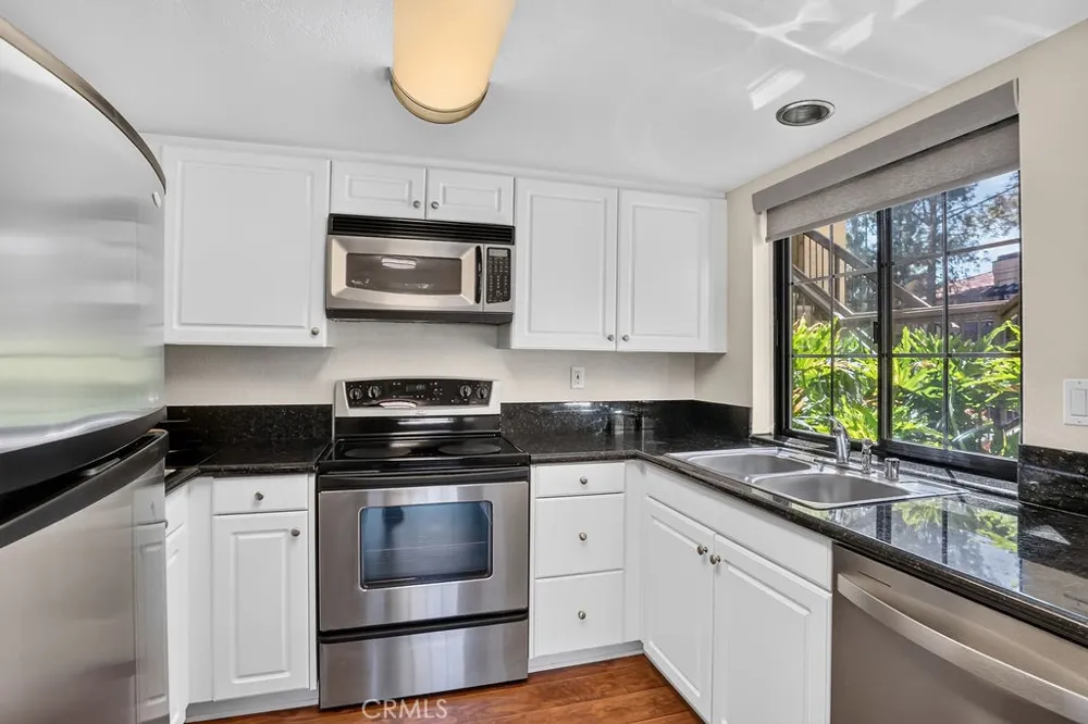 25661 Indian Hill #F Laguna Hills, CA 92653