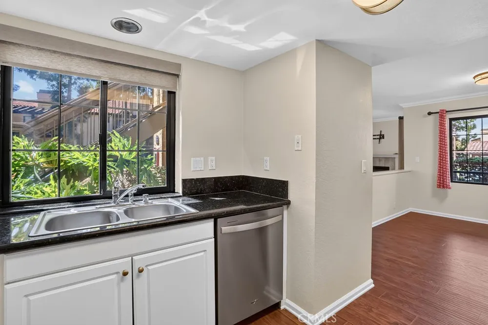 25661 Indian Hill #F Laguna Hills, CA 92653