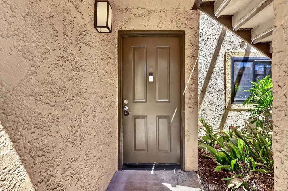 25661 Indian Hill #F Laguna Hills, CA 92653